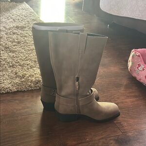 Tan Heeled Boots with Suede Finish